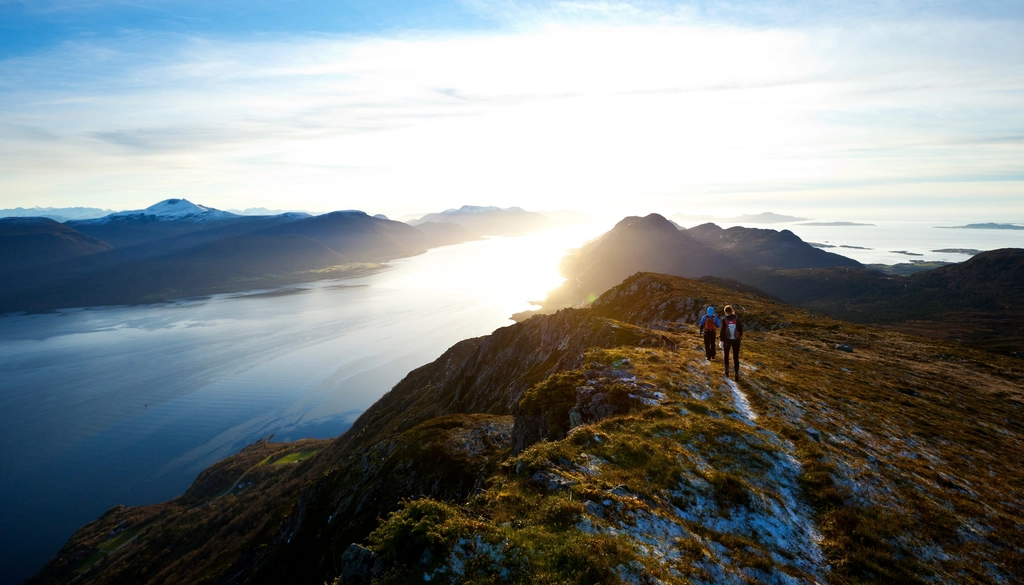 Experienced guide with hiking group